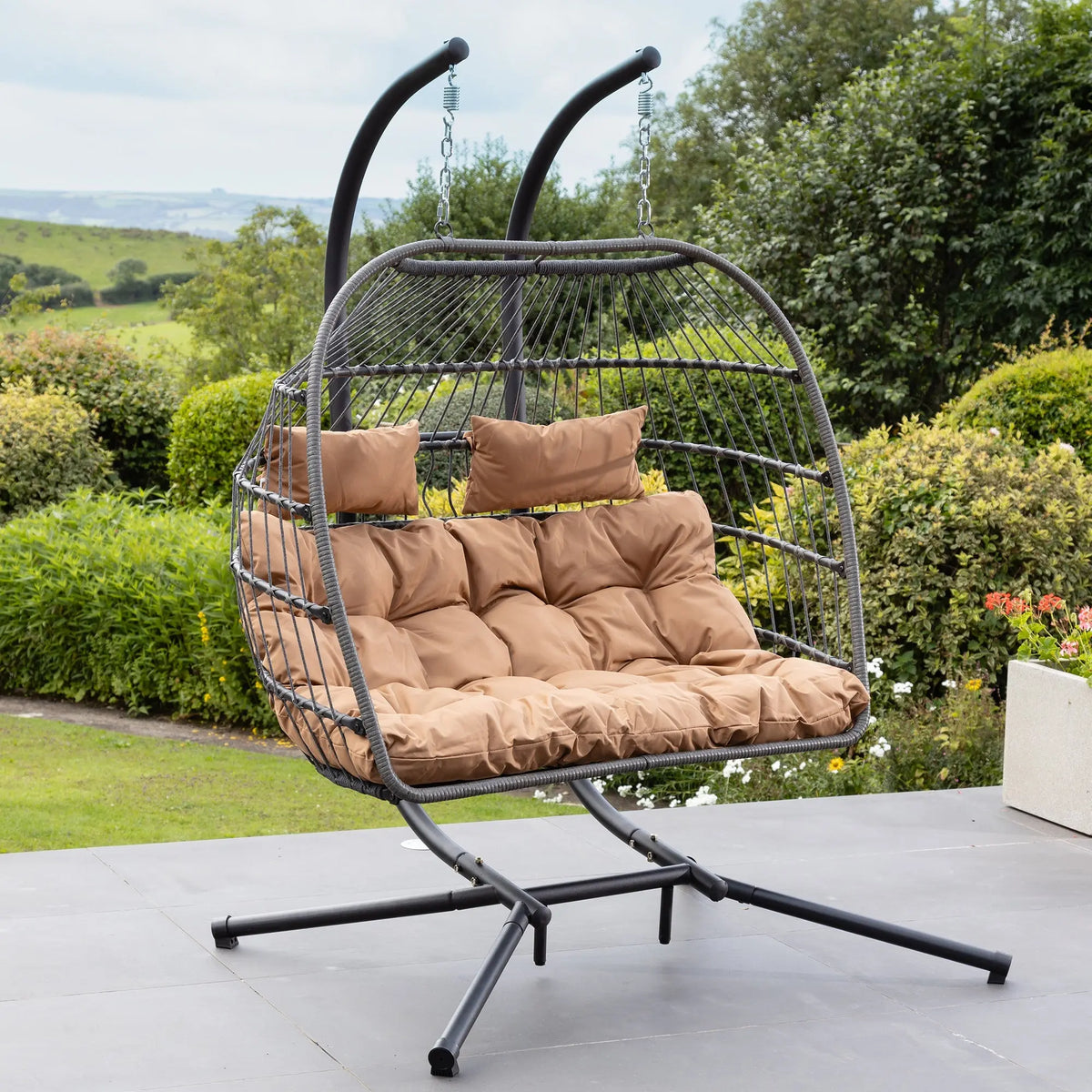 Fauteuil suspendu finition naturelle marron et gris sur pied noir | Maldives My Store