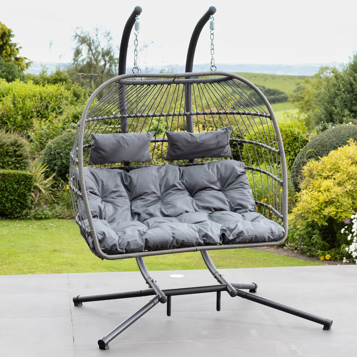 Fauteuil suspendu finition naturelle gris foncé et gris sur pied noir | Maldives My Store