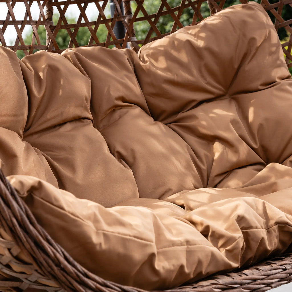 Fauteuil suspendu finition naturelle marron sur pied noir | Capri My Store