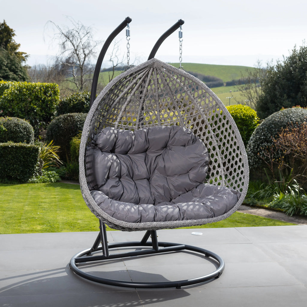 Fauteuil suspendu finition naturelle gris foncé et gris sur pied noir | Bali My Store