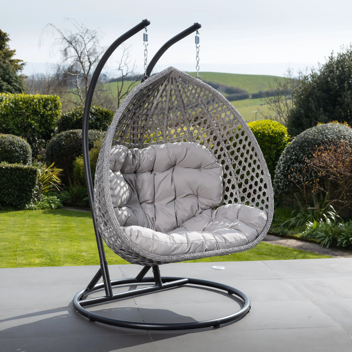 Fauteuil suspendu finition naturelle argent et gris sur pied noir | Bali My Store