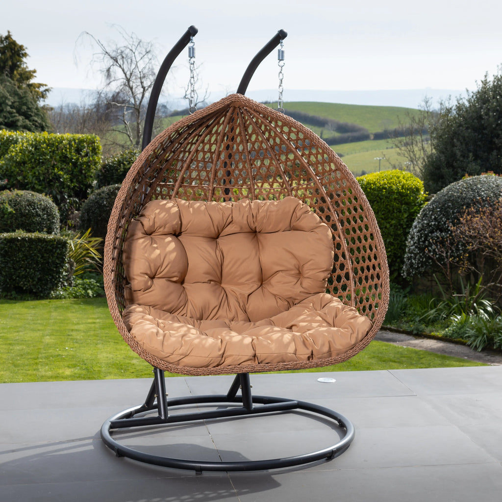 Fauteuil suspendu finition naturelle marron sur pied noir | Bali My Store