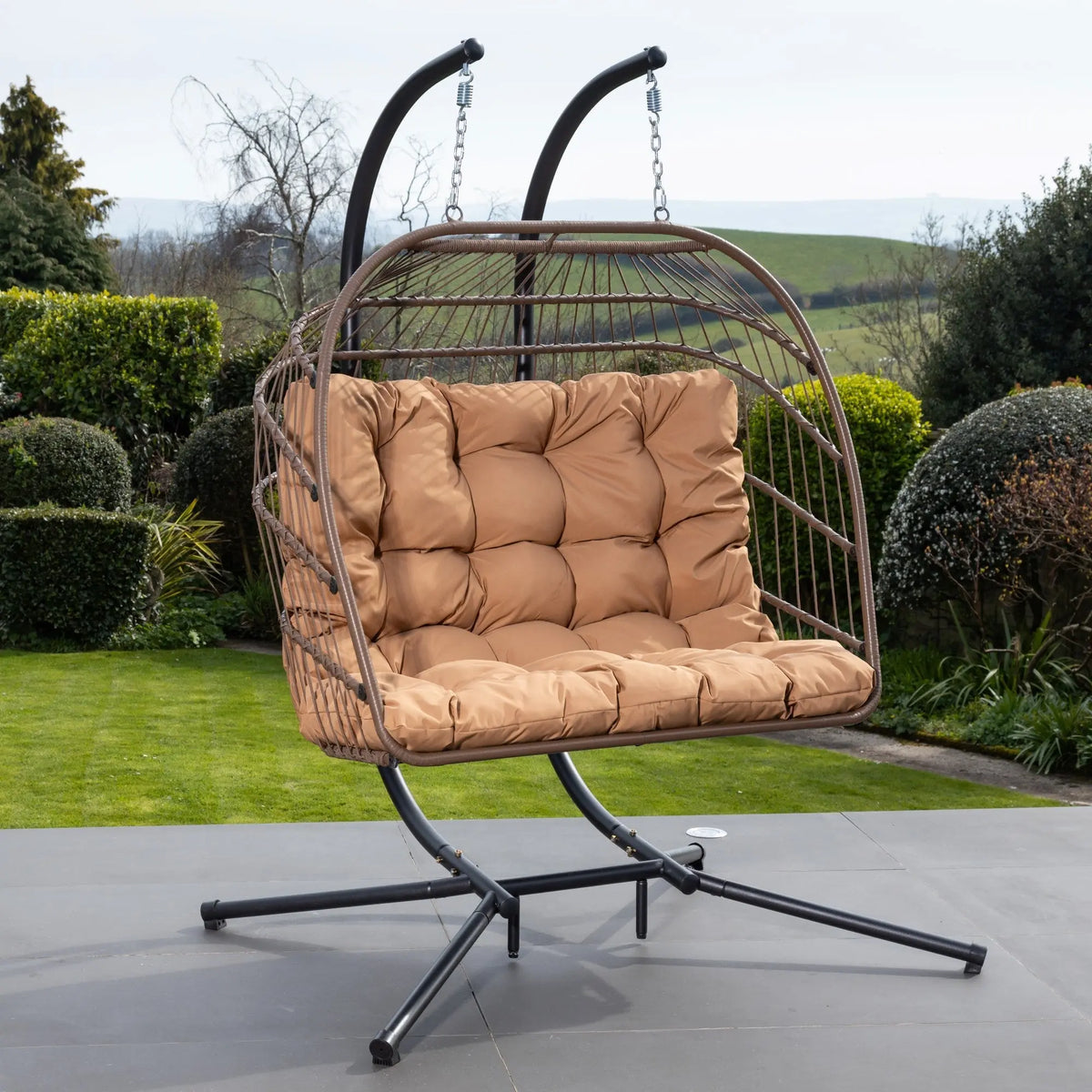 Fauteuil suspendu finition naturelle marron sur pied noir | Maldives My Store