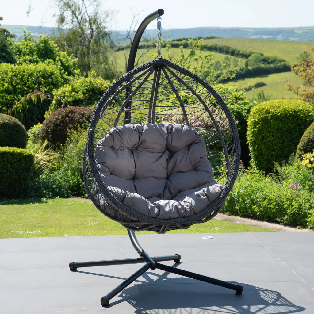 Fauteuil suspendu finition naturelle gris foncé et gris sur pied noir | Capri My Store