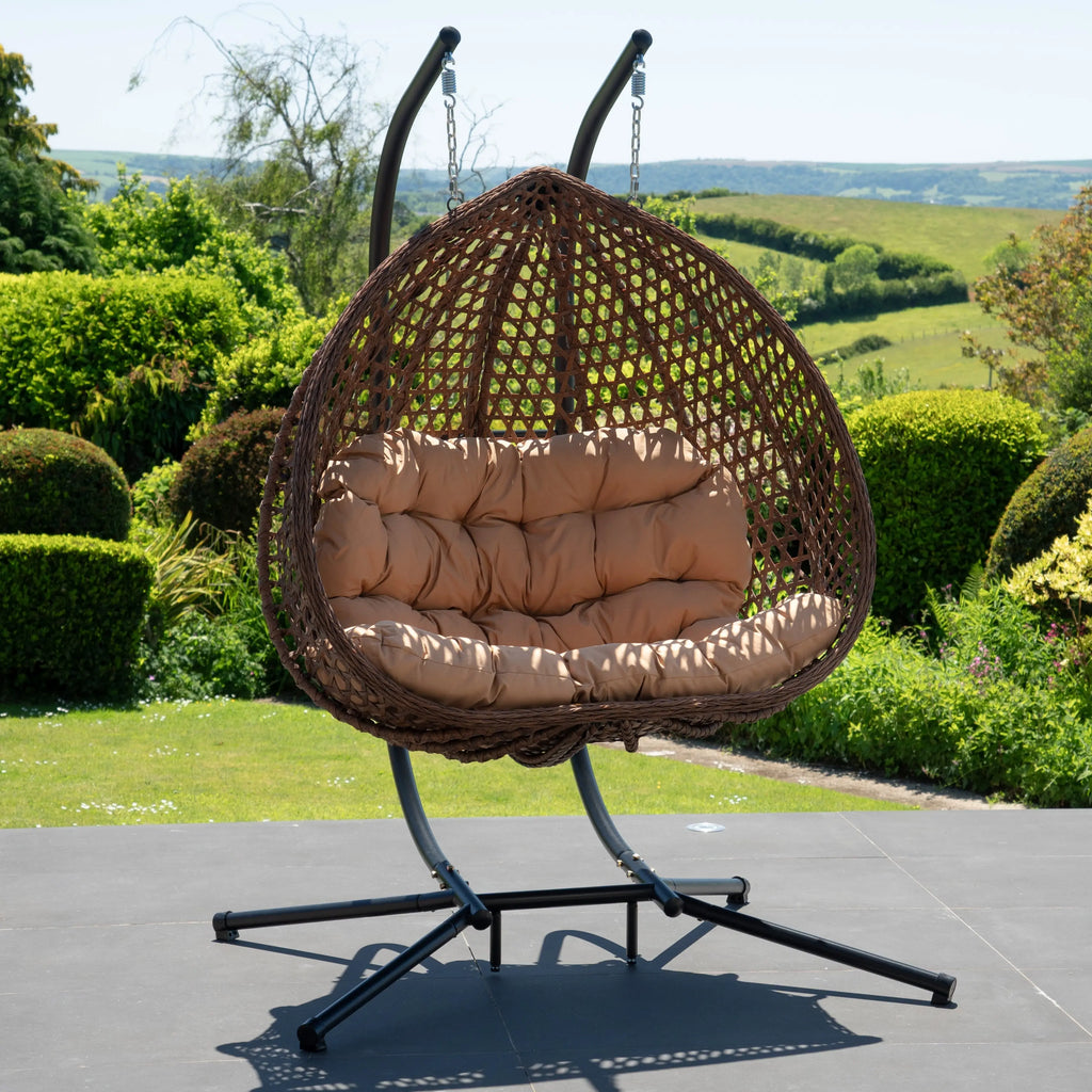 Fauteuil suspendu finition naturelle marron sur pied noir | Phuket My Store