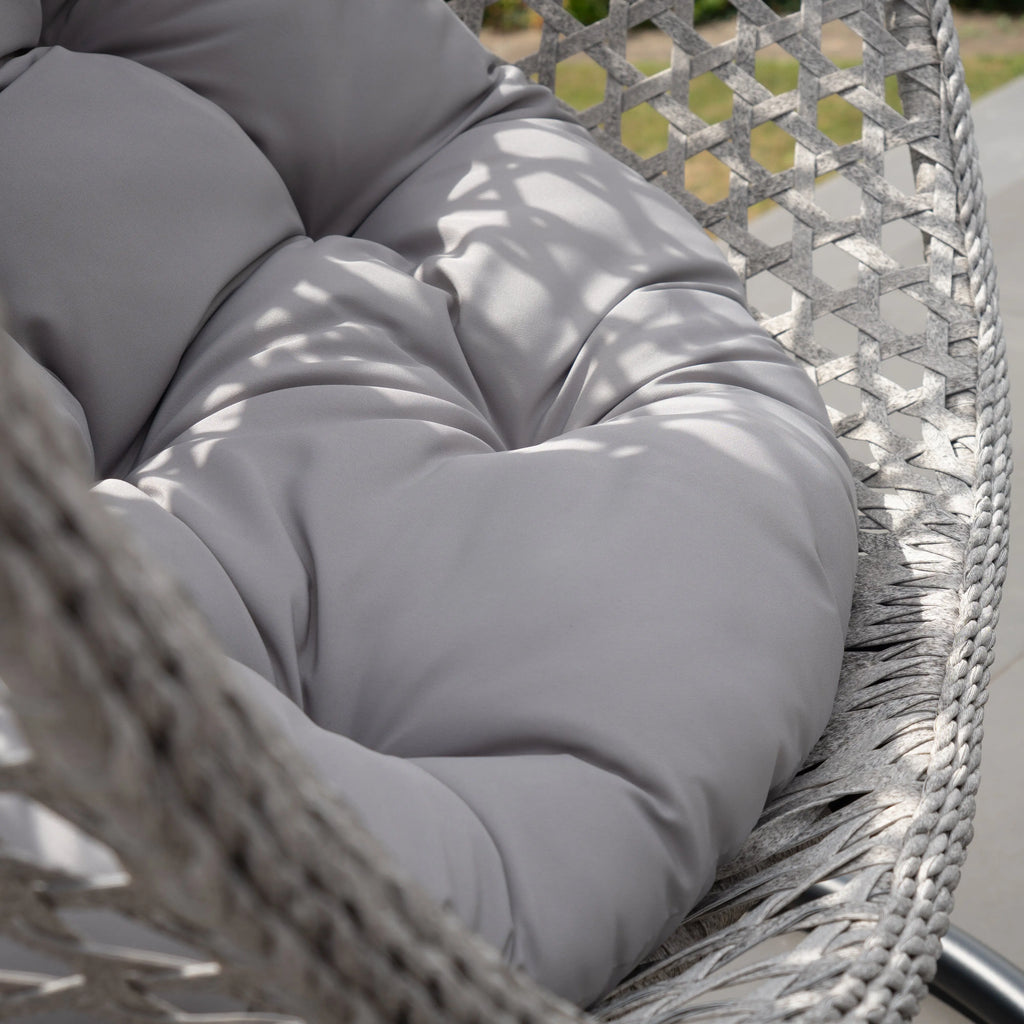Fauteuil suspendu finition naturelle argent et gris sur pied noir | Bali My Store