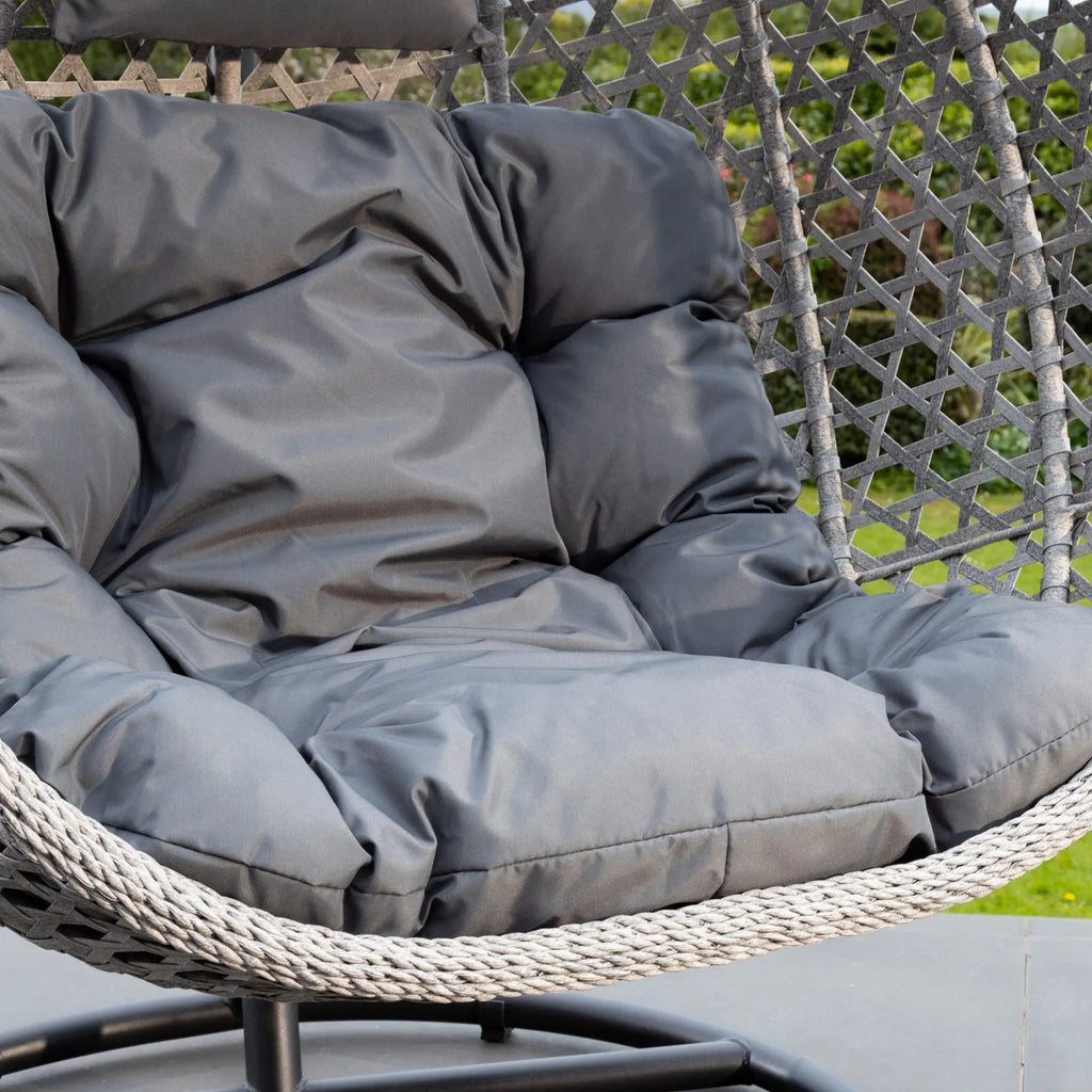 Fauteuil suspendu finition naturelle gris foncé et gris sur pied noir | Bali My Store